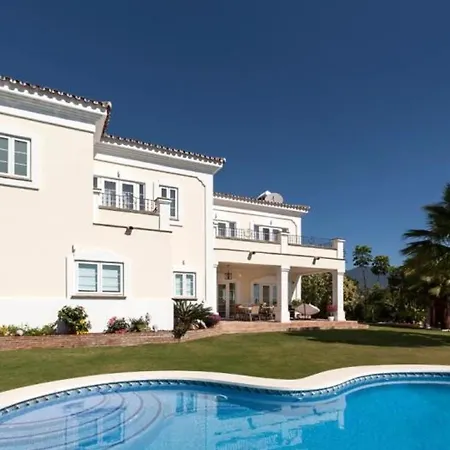 Villa De Lujo Cerca De Puerto Banus 11, Y Gimnasio - Es-175-39 Estepona