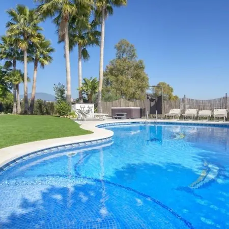 Villa De Lujo Cerca De Puerto Banus 11, Y Gimnasio - Es-175-39 Estepona